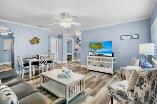 Starfish Cove A in Holmes Beach, United States