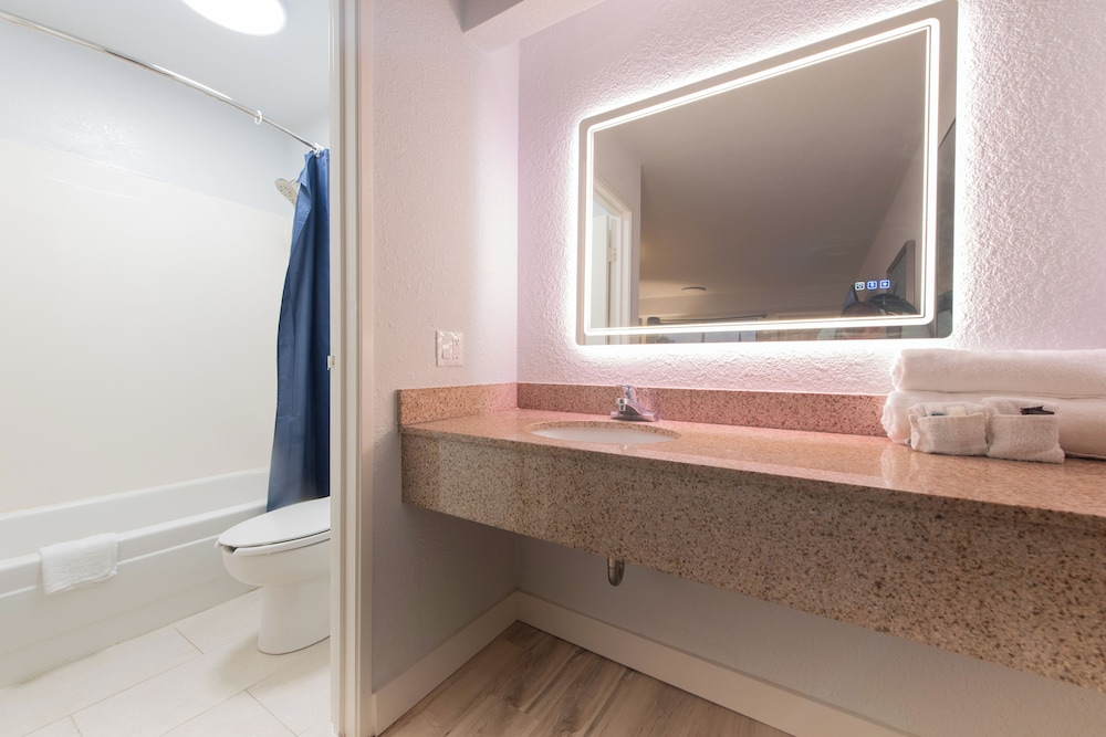 Boardwalk Suites in Baton Rouge, United States