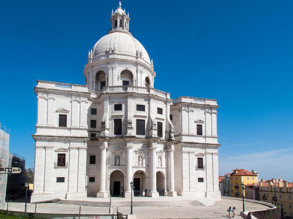 Stay local in Alfama Alice central home near river — 4-Star Luxury Hotel in Lisbon, Portugal