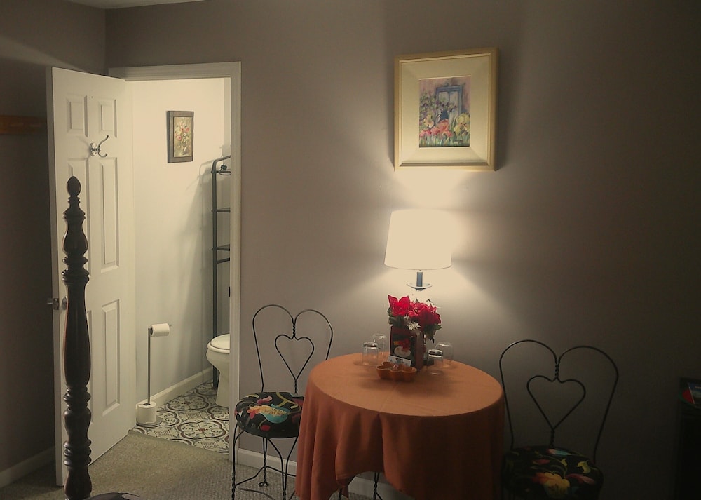 Lil Black Bear Inn - photo 18