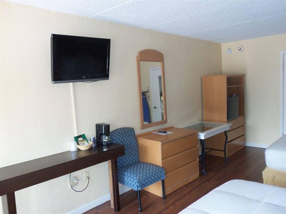 Claremont Kissimmee Hotel - photo 10