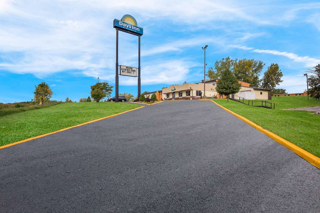 Days Inn by Wyndham Newton - photo 6