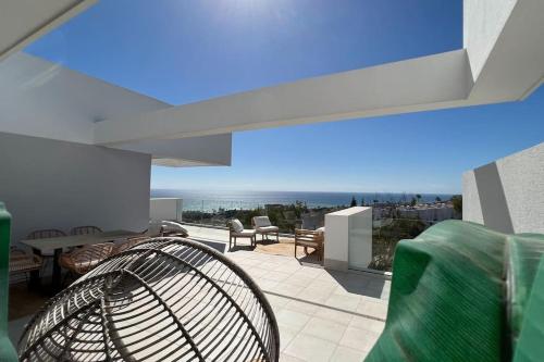 Pure South Penthouse Sea View — 4-Star Luxury Hotel in Manilva, Spain