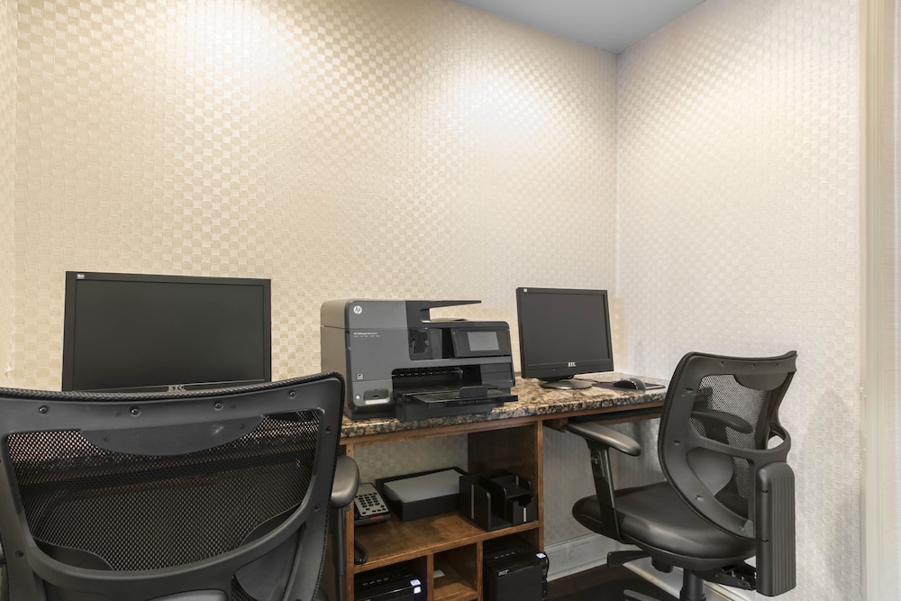 Holiday Inn Express & Suites Cullman - photo 25
