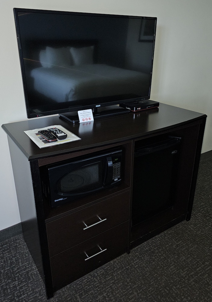 Cobblestone Inn & Suites Manchester - photo 27