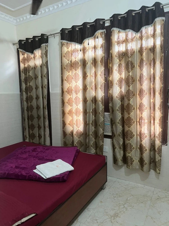 OYO 28179 Ambay Guest House