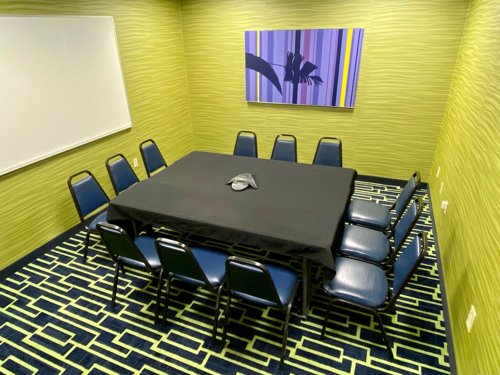 Holiday Inn Express Suites Plant City by IHG - photo 49