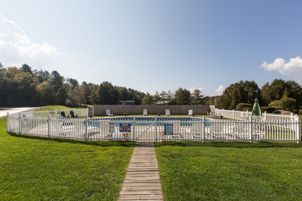 Commodores Inn - photo 39