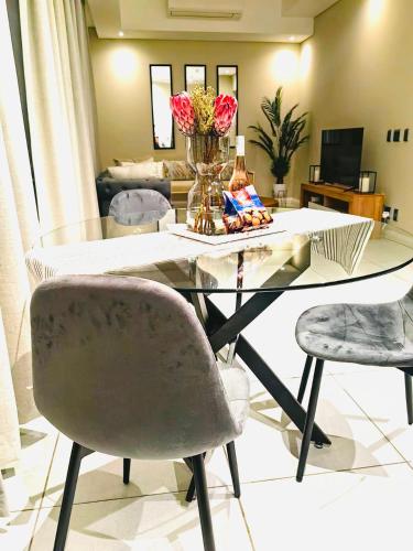 The Comfort AirB&B On the 8th floor luxury 1 bedroom apartment with views — 4-Star Luxury Hotel in Pretoria, South Africa