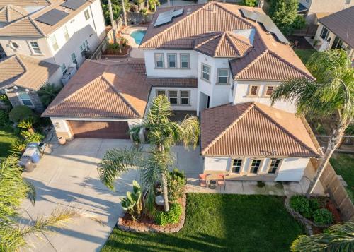 Private room Ideal for working professionals — hotel in Tulare