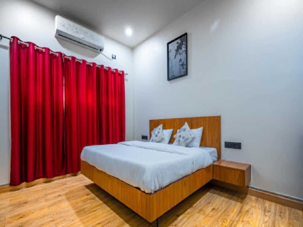 The Topaz Hotel — Bilaspur — photo 4