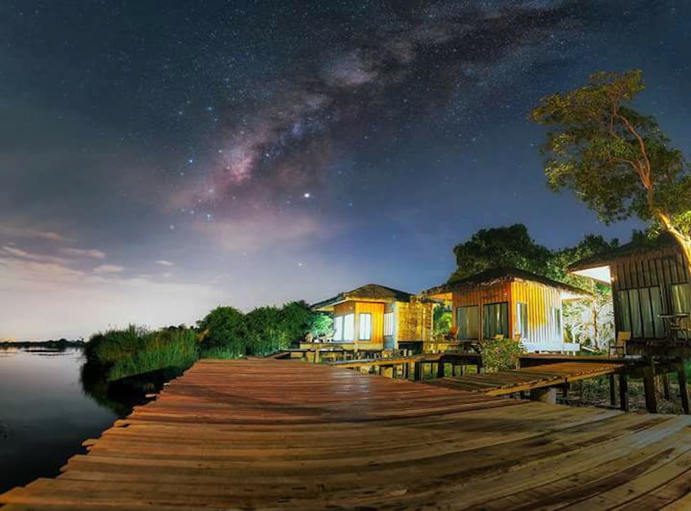 Lake House 9223301 — Khuan Khanun