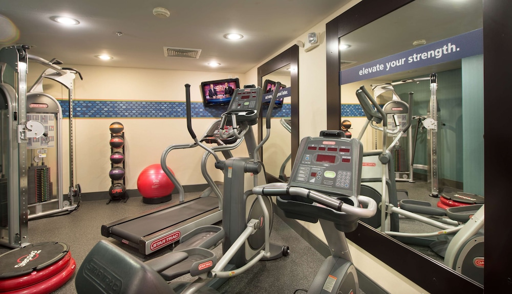 Hampton Inn Cornelia - photo 20