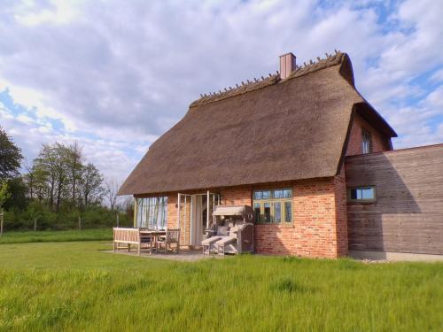 Reetdorf Geltinger Birk Künstlerkate Rohrsänger in Kappeln, Germany