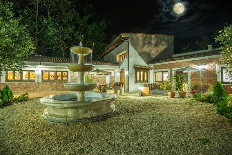 Finca Valdobar - carbon neutral hotel in Penafiel
