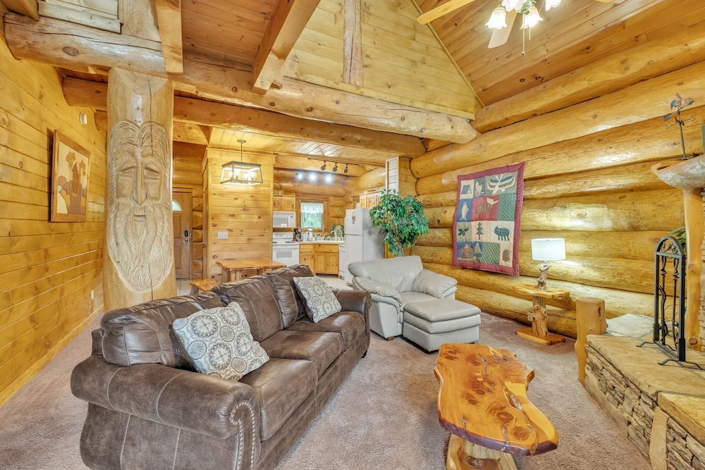 Royal Views Private Mountain Top Cabin 2 Bedroom Cabin by Heavenly Views Resort - photo 10