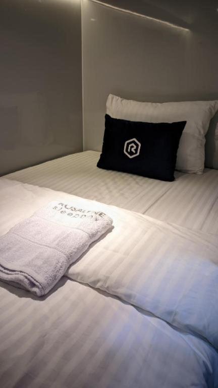 Rosalyne Sleepbox Tugu Kranggan — Jetis