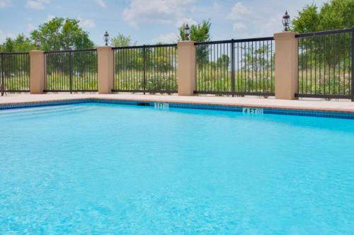 Aspen Grand Hotel Houston - photo 13