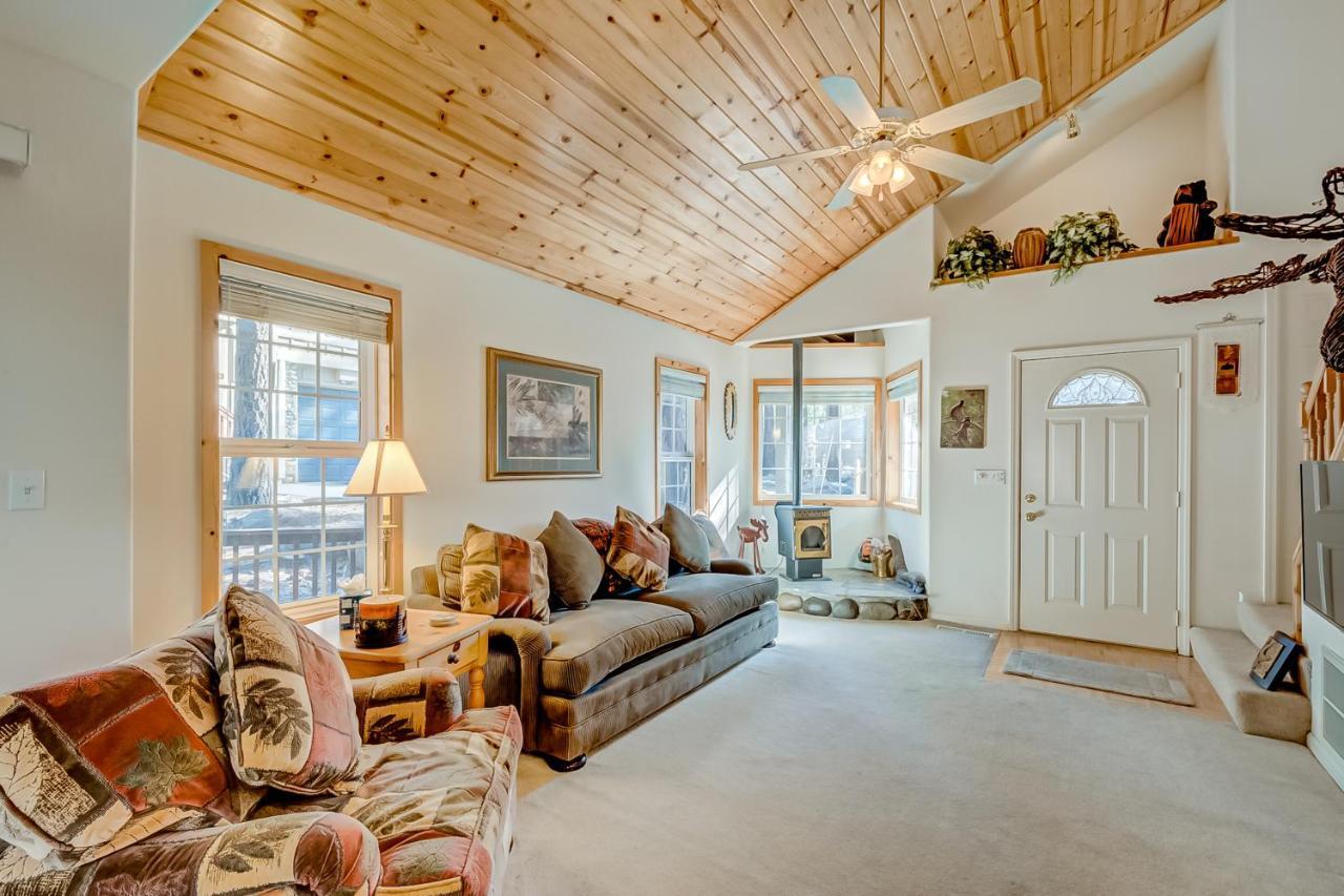 Little Pinecone Retreat in Truckee, United States