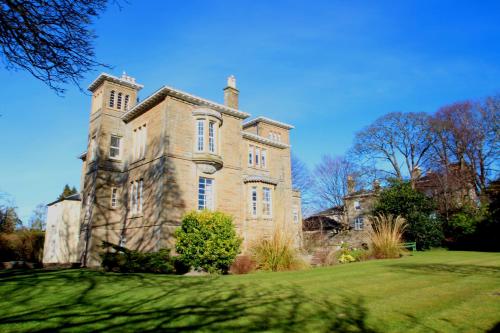 Beautiful 2 to 3 bed apartment with stunning views — 4-Star Luxury Hotel in Ayr, United Kingdom