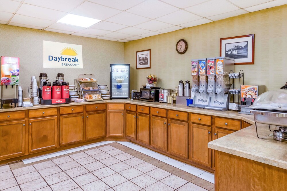 Days Inn Blacksburg Conference Center - photo 17