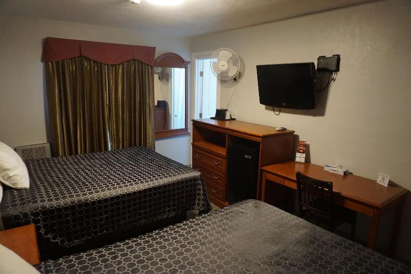 Las Palmas Hotel - photo 7