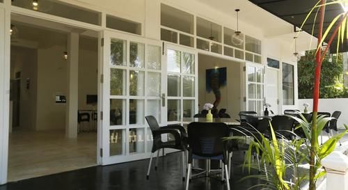 The Grumpy Elephant - carbon neutral hotel in Unawatuna