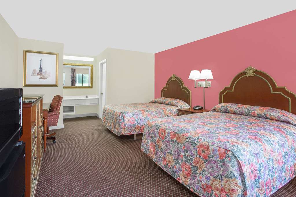 Knights Inn Emporia - photo 14