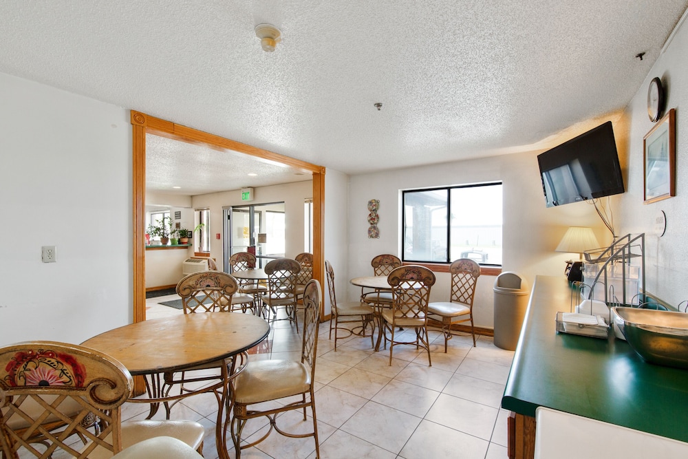 Oyo Hotel Portage I 94 - photo 22