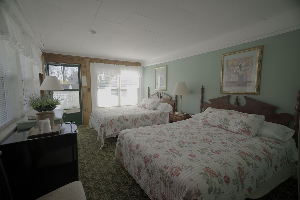 Betty Doon Hotel - photo 21