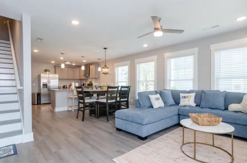 My Five Stars Unit 2 by Bryant Real Estate