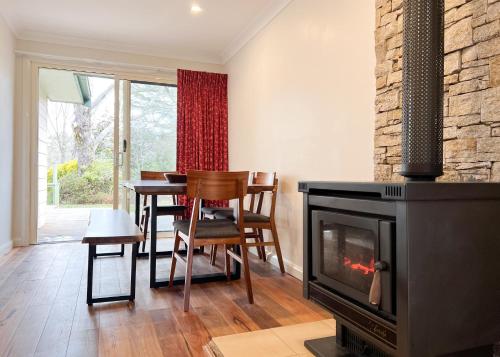 Birdwood Guesthouse — 4-Star Luxury Hotel in Blackheath, Australia
