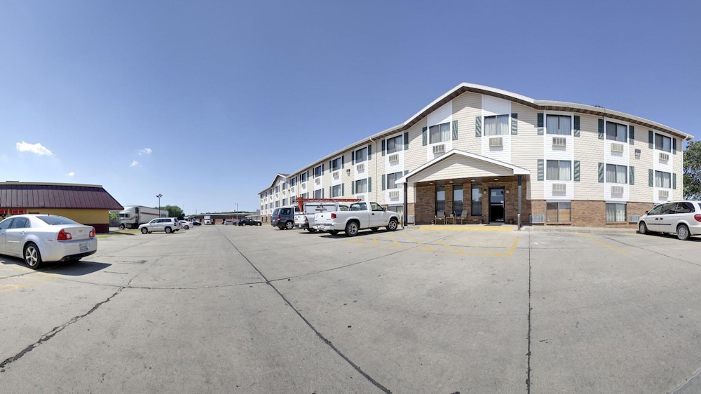 Super 8 by Wyndham Manhattan KS - photo 27