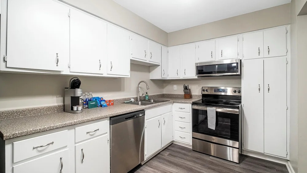 Homewood Mayfair Park Resort Condos by Barsala - photo 16