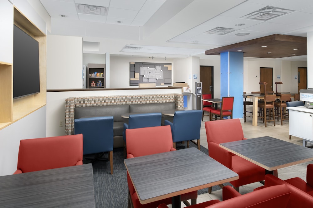 Holiday Inn Express San Antonio N Riverwalk Area by IHG - photo 32