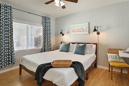 Steps to Beach & Downtown Cozy Beach Bungalow #1 — 4-Star Luxury Hotel in Lake Worth, United States