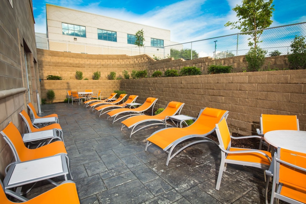 Holiday Inn Morgantown University Area by IHG - photo 32