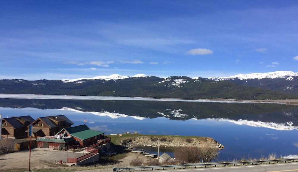 Lake View Suites — hotel in West Yellowstone