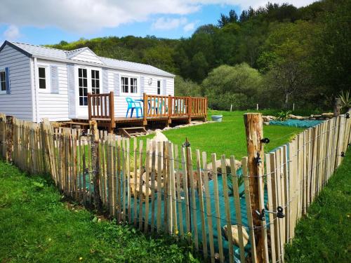 La Parenthèse - carbon neutral hotel in Guenin