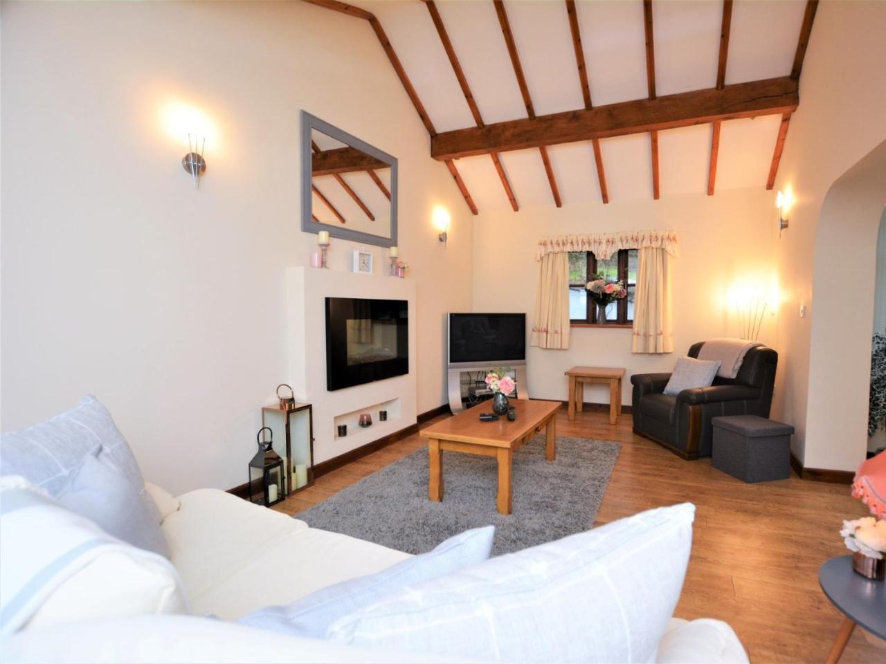 2 Bed in Llanelian 77635 in Colwyn Bay, United Kingdom