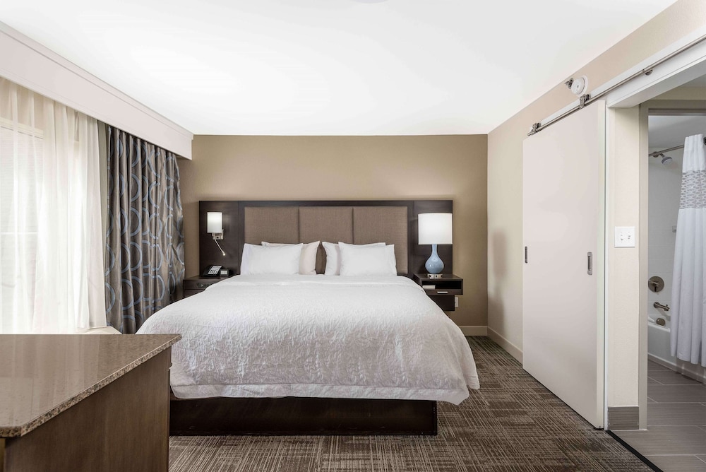 Hampton Inn & Suites Chapel Hill Durham Area - photo 17