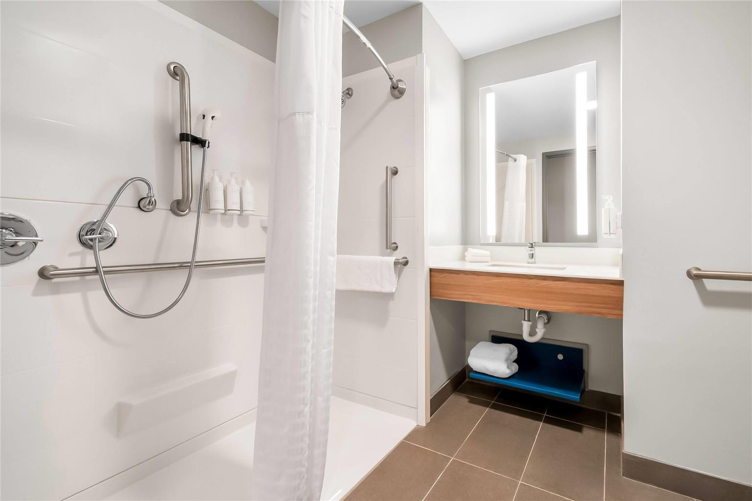 Microtel Inn and Suites by Wyndham Prattville Montgomery - photo 18