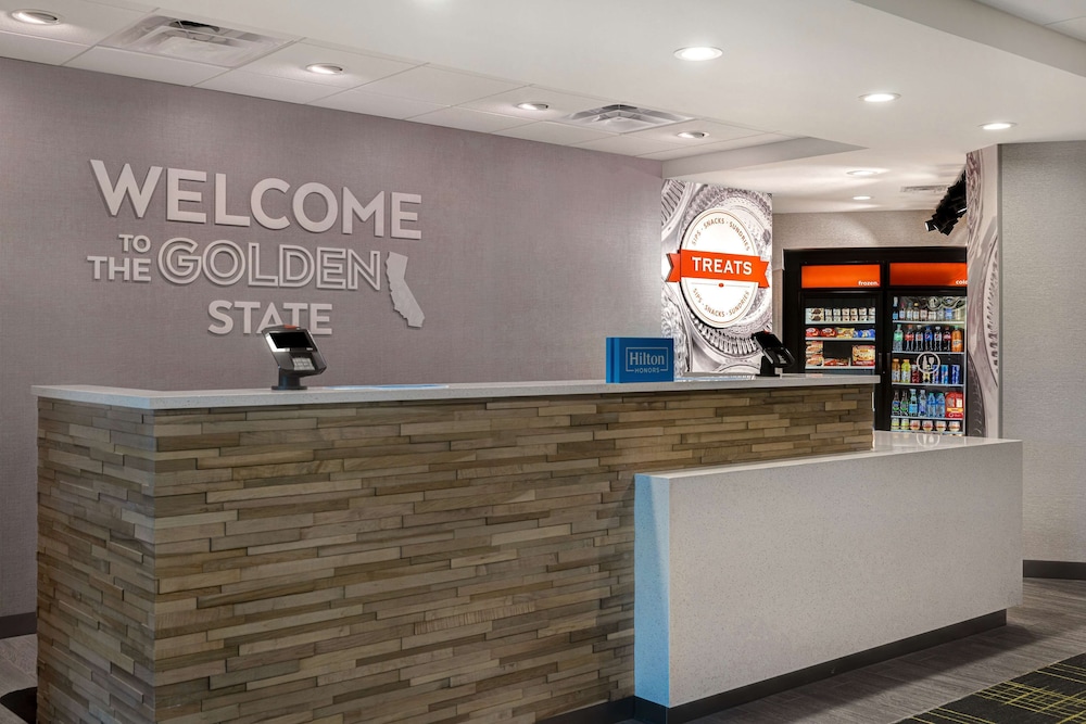 Hampton Inn & Suites by Hilton Marina - photo 8