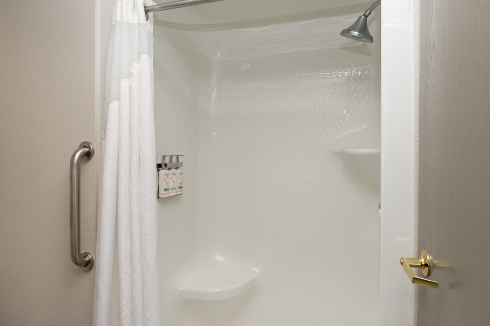 Holiday Inn Express Suites Farmington - photo 47