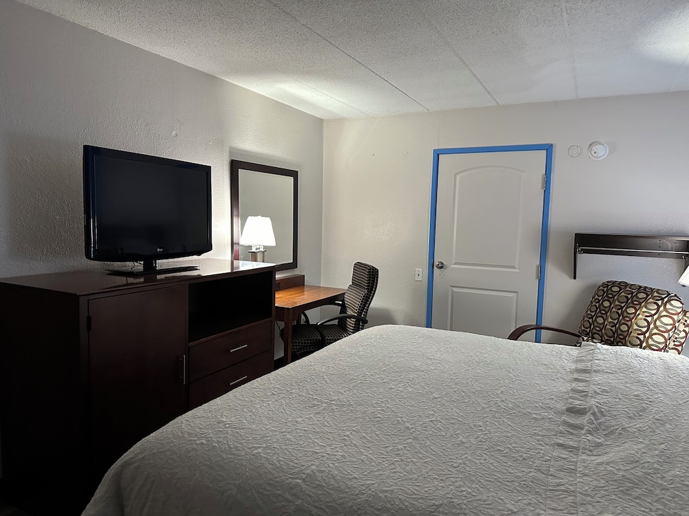 Red Roof Inn Flint Bishop Airport - photo 14