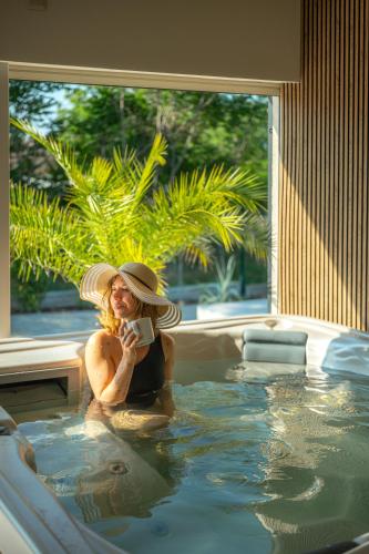 HelloHal Házak — 4-Star Luxury Hotel in Tiszafured, Hungary