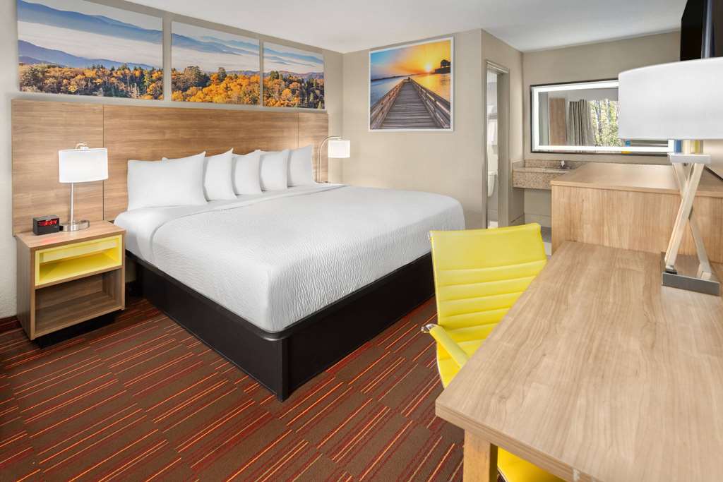 Days Inn by Wyndham Forsyth - photo 14
