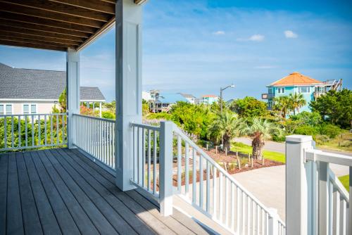 Pier Pleasure by Oak Island Accommodations - photo 20