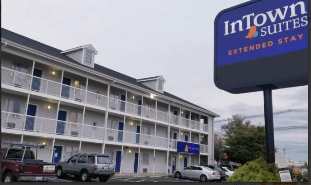 InTown Suites Extended Stay Louisville KY Airport - photo 18