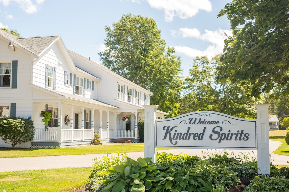 Kindred Spirits Inn & Cottages — hotel in Kensington